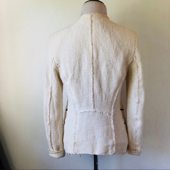 Zara Cream Blazer looks like Chanel ;) - Picture 5 of 7